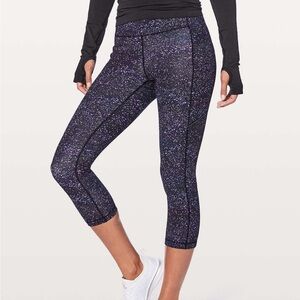 Lululemon Speed Up Crop 21"
Crystalline Multi